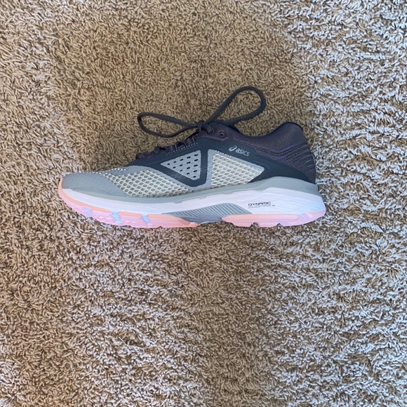 Never worn ASICS - Picture 3 of 4